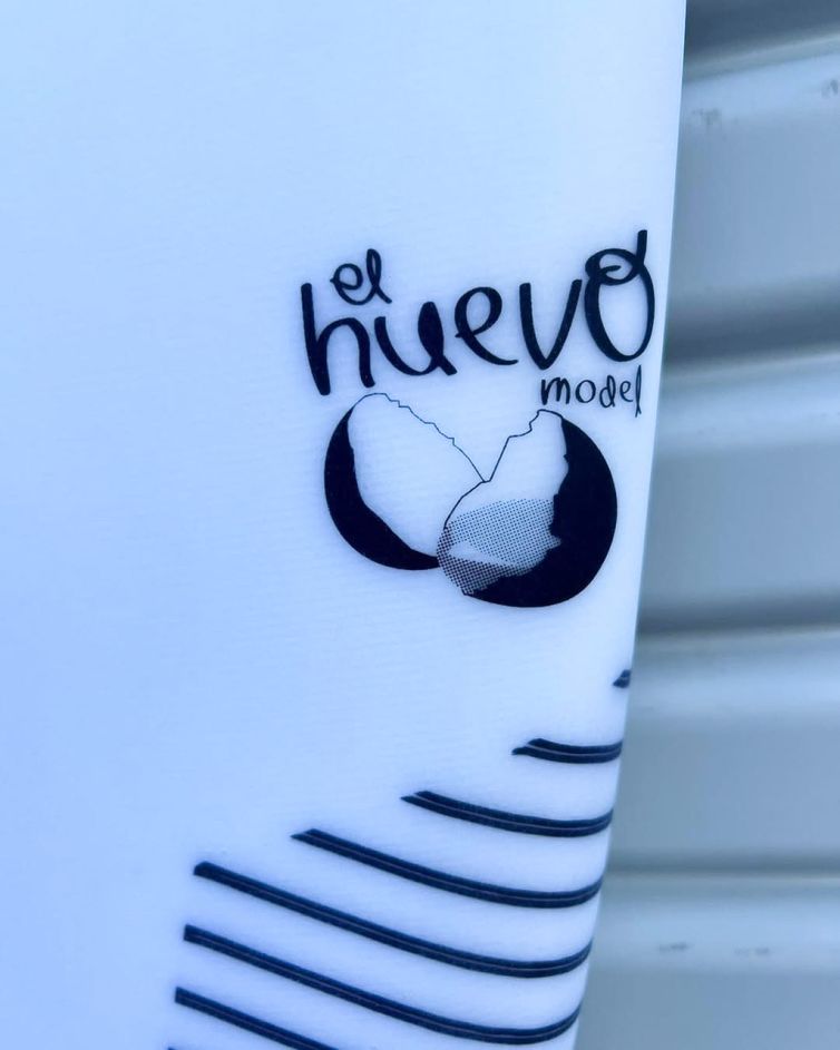 huevo_model_Kailani_surfboards